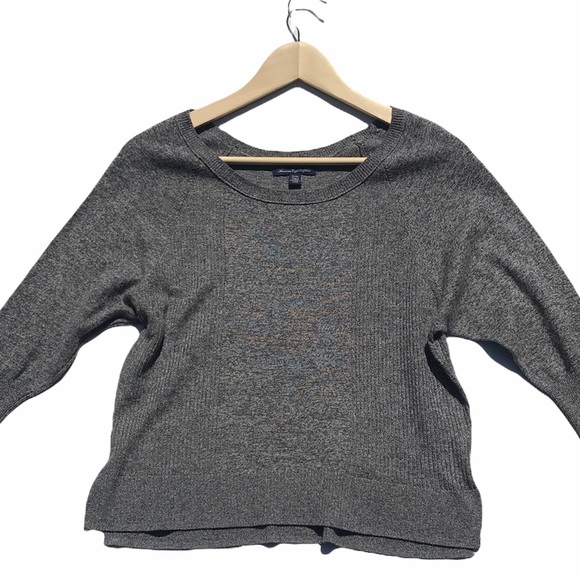 3/$25🍾🍾American Eagle Light Weight Gray 3/4 Sleeve Sweater - Picture 2 of 8